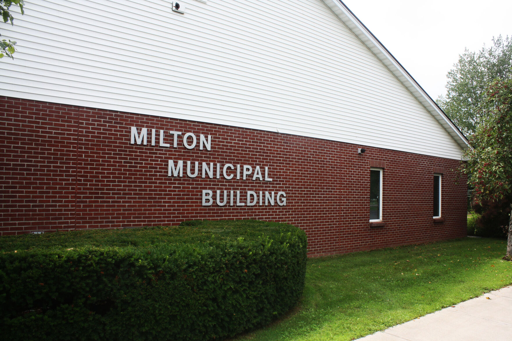 MiltonMunicipalBuildingStock202208050942.jpg